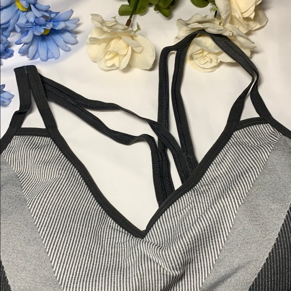 Sports bra - Picture 3 of 5